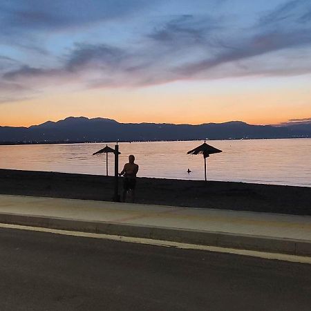 Sun, Sea, And Sand-Only 20 Footsteps To The Beach Corinth Exterior foto